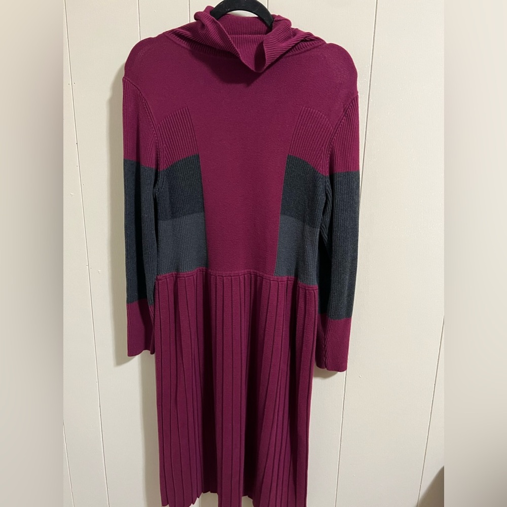 Adrianna Papell 2x plus size 18/20 burgundy and gray sweater dress pleat skirt